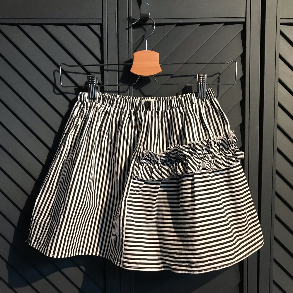 Bundle 2 for $15 GUC poplin cotton striped skirt